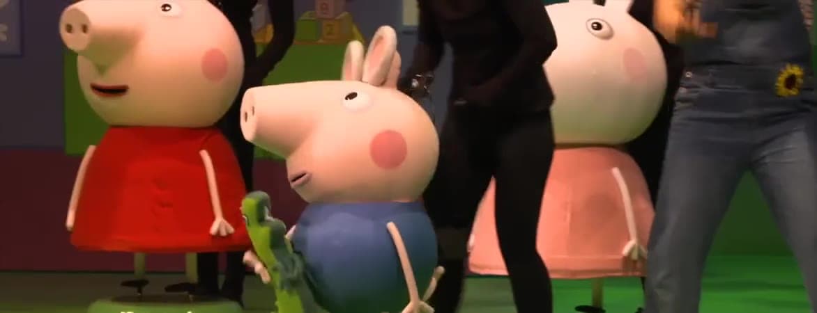 Peppa and the whole family, life-size